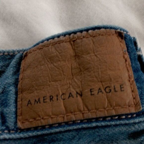 AMERICAN EAGLE distressed high-rise jeans shorts size 6 - Picture 5 of 6